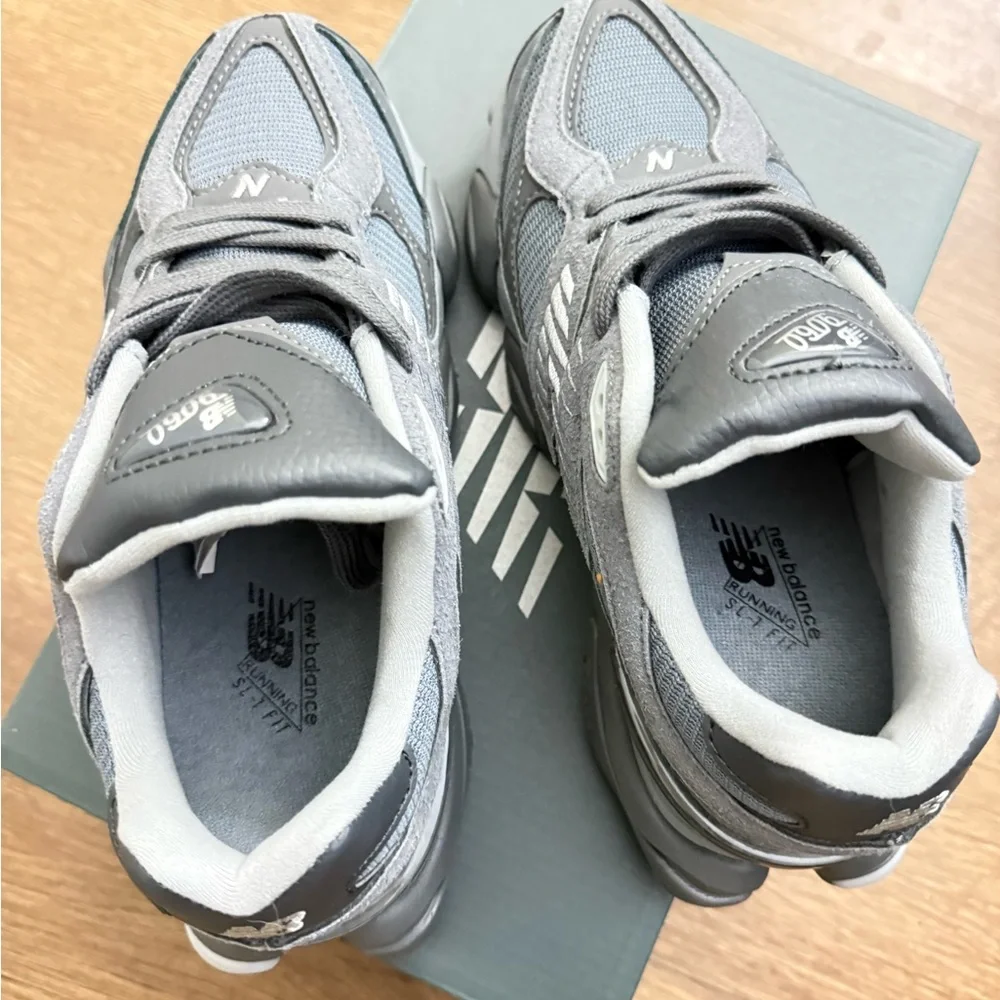 New Balance 9060 Running Shoes Sneakers Womens Size (7.5) - Mens (5.5) - Picture 6 of 8